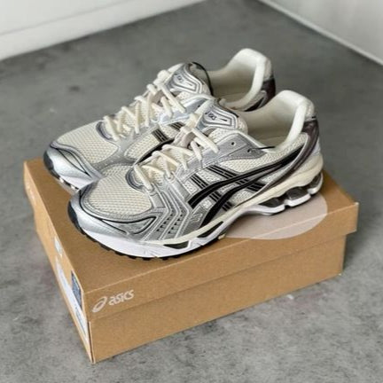 New Balance 1906A Silver Metallic Castlerock