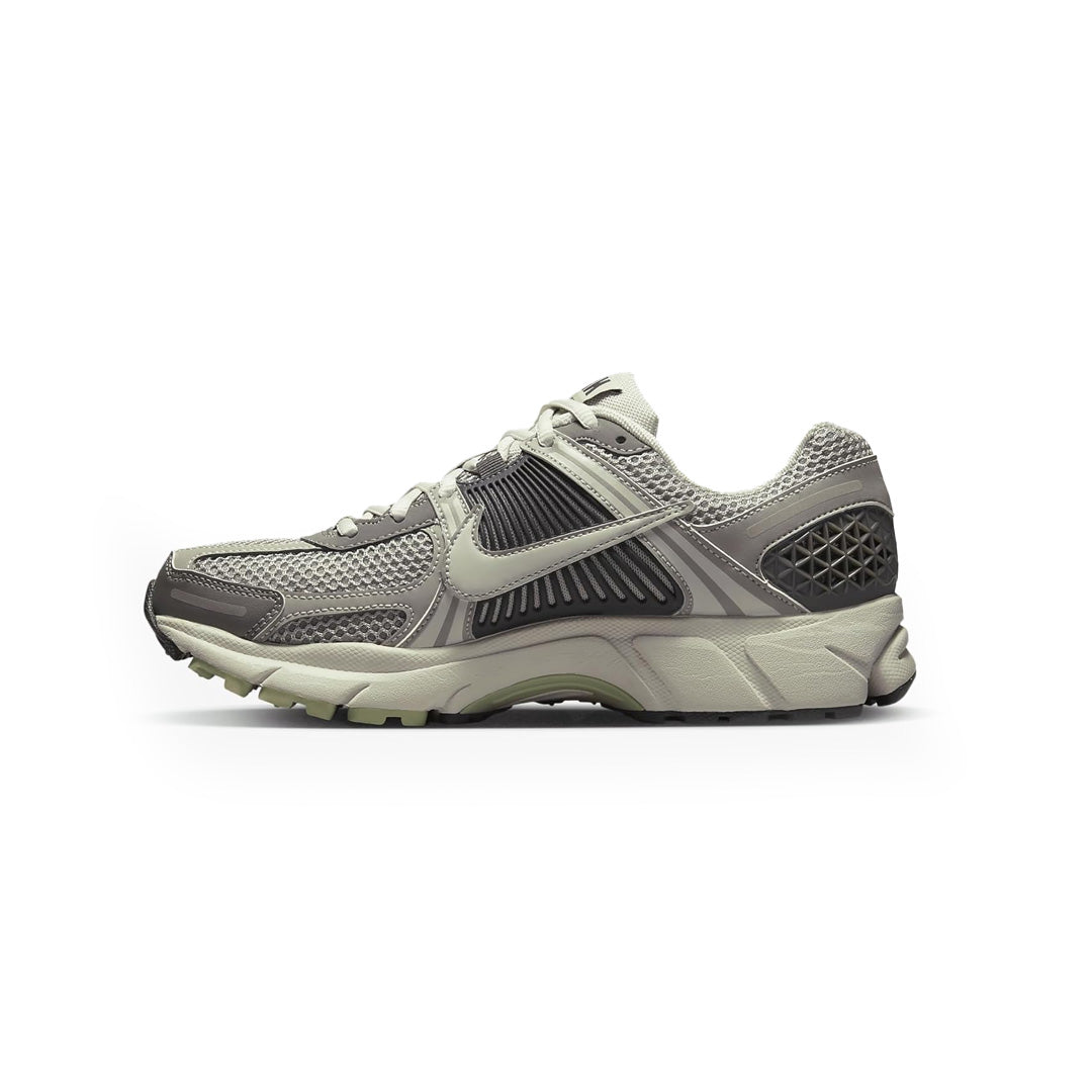 Nike Zoom Vomero 5 "Photon Dust Black"