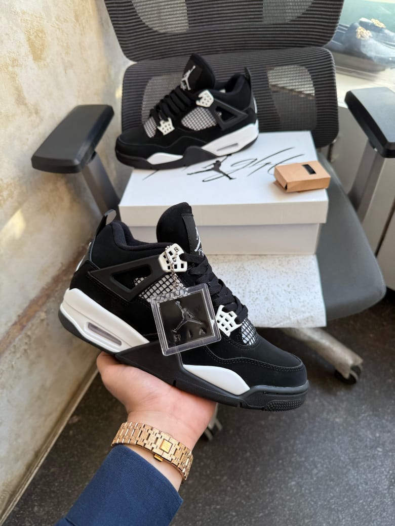 Nike Air Jordan Retro 4 "Black Thunder"