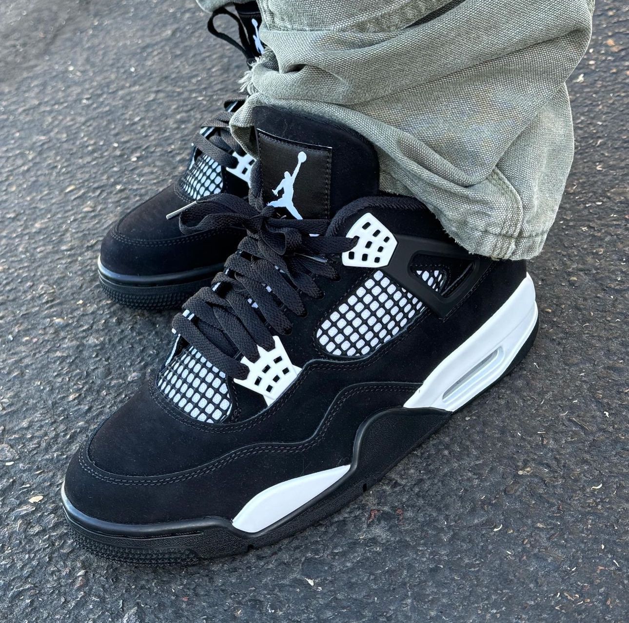 Nike Air Jordan Retro 4 "Black Thunder"