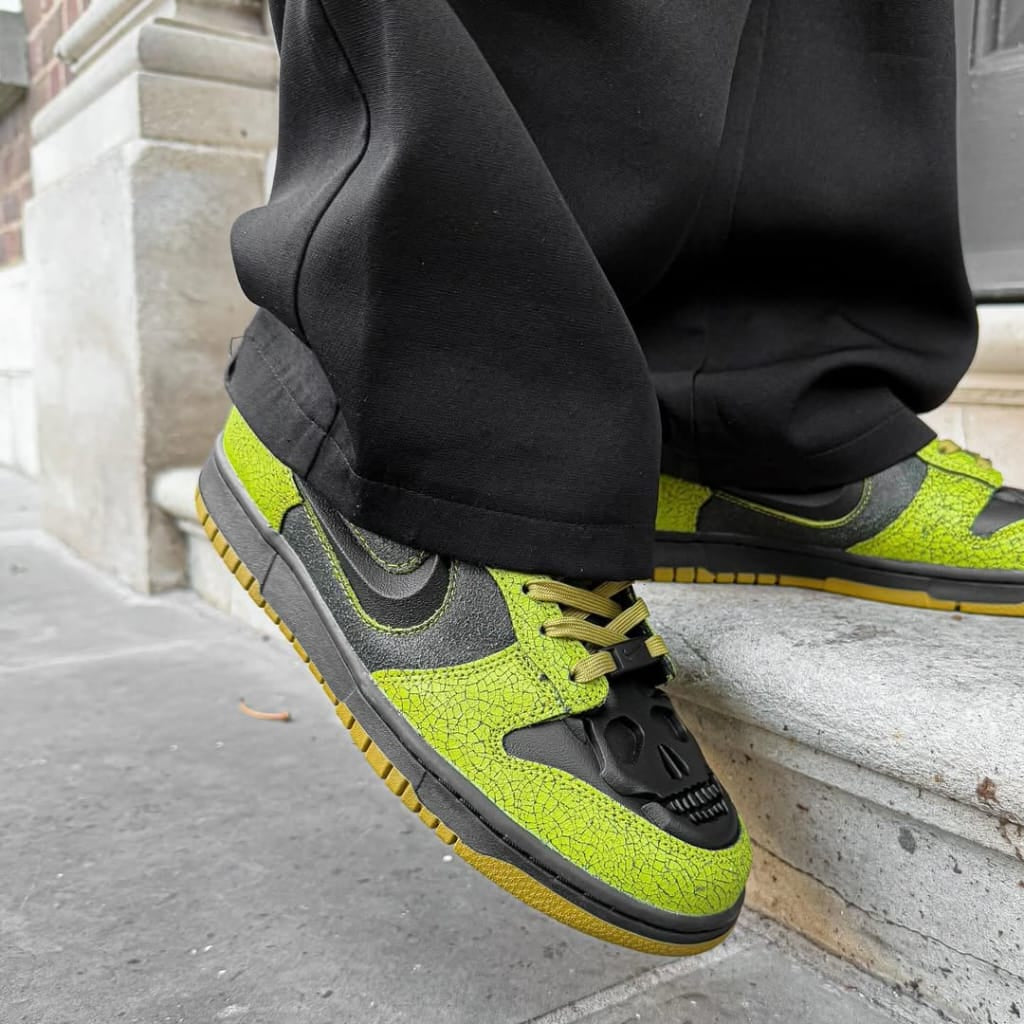 Nike SB Dunk Low QS "Halloween Skull"