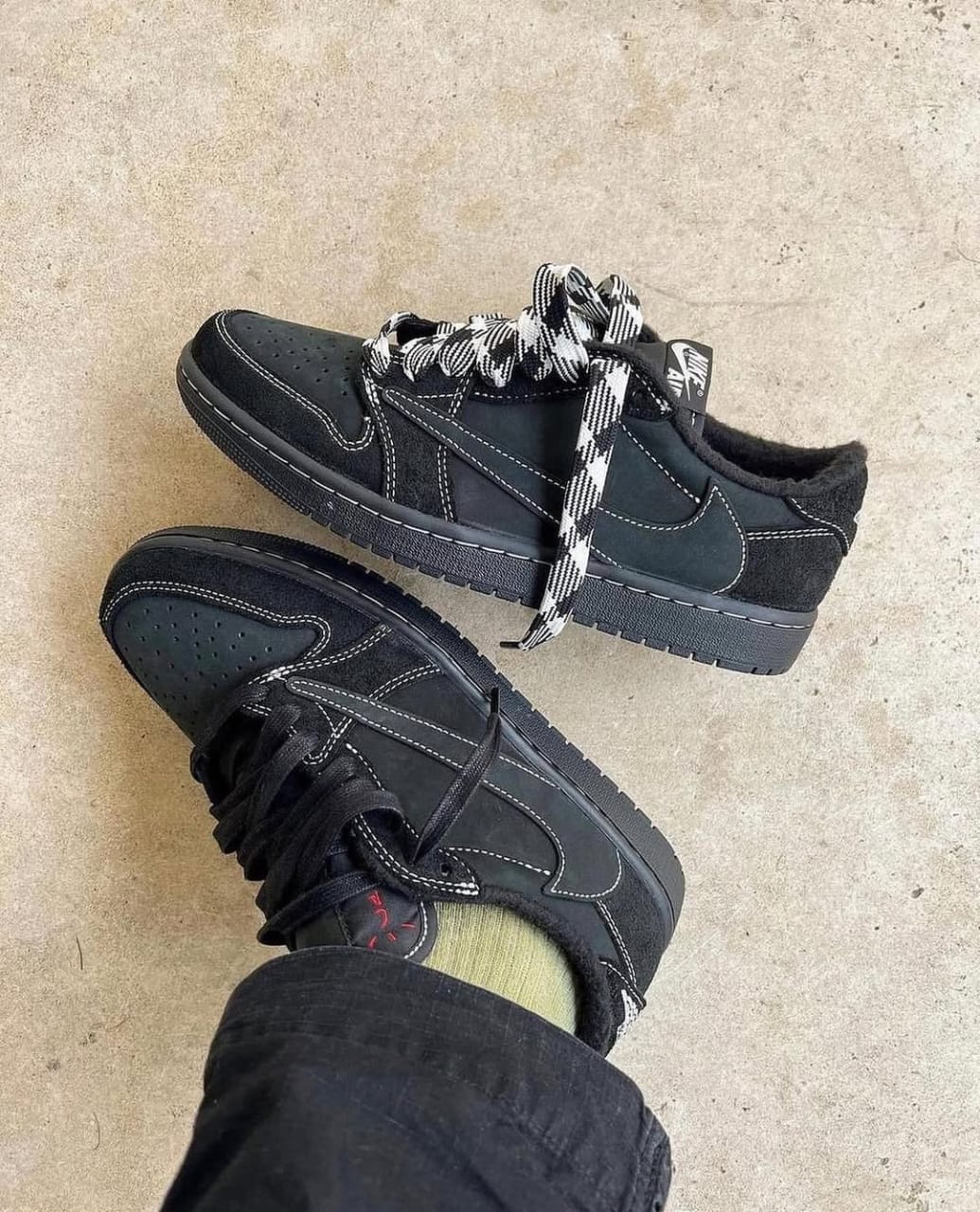 Nike Air Jordan Retro1 Low X Travis Scott "Phantom"