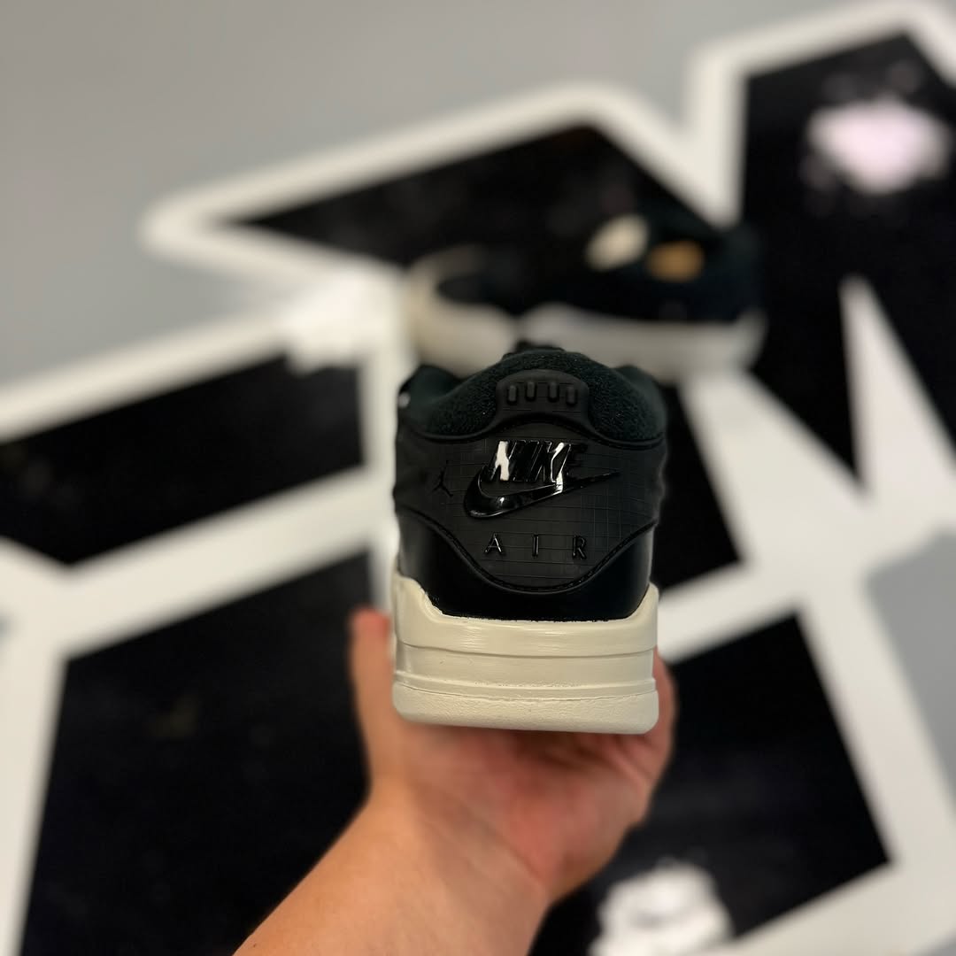 Nike Jordan 4 RM "Black/ Light Bone