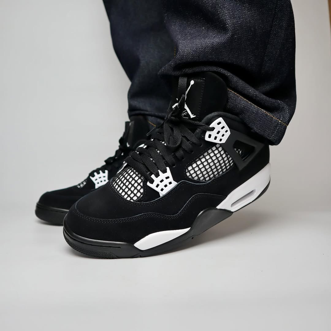 Nike Aj4 Retro "Black Thunder / Panda"