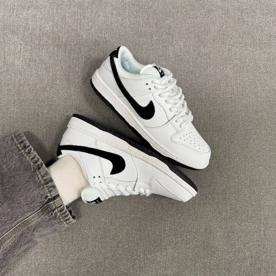 Nike SB Dunk Low Pro "White/Black"
