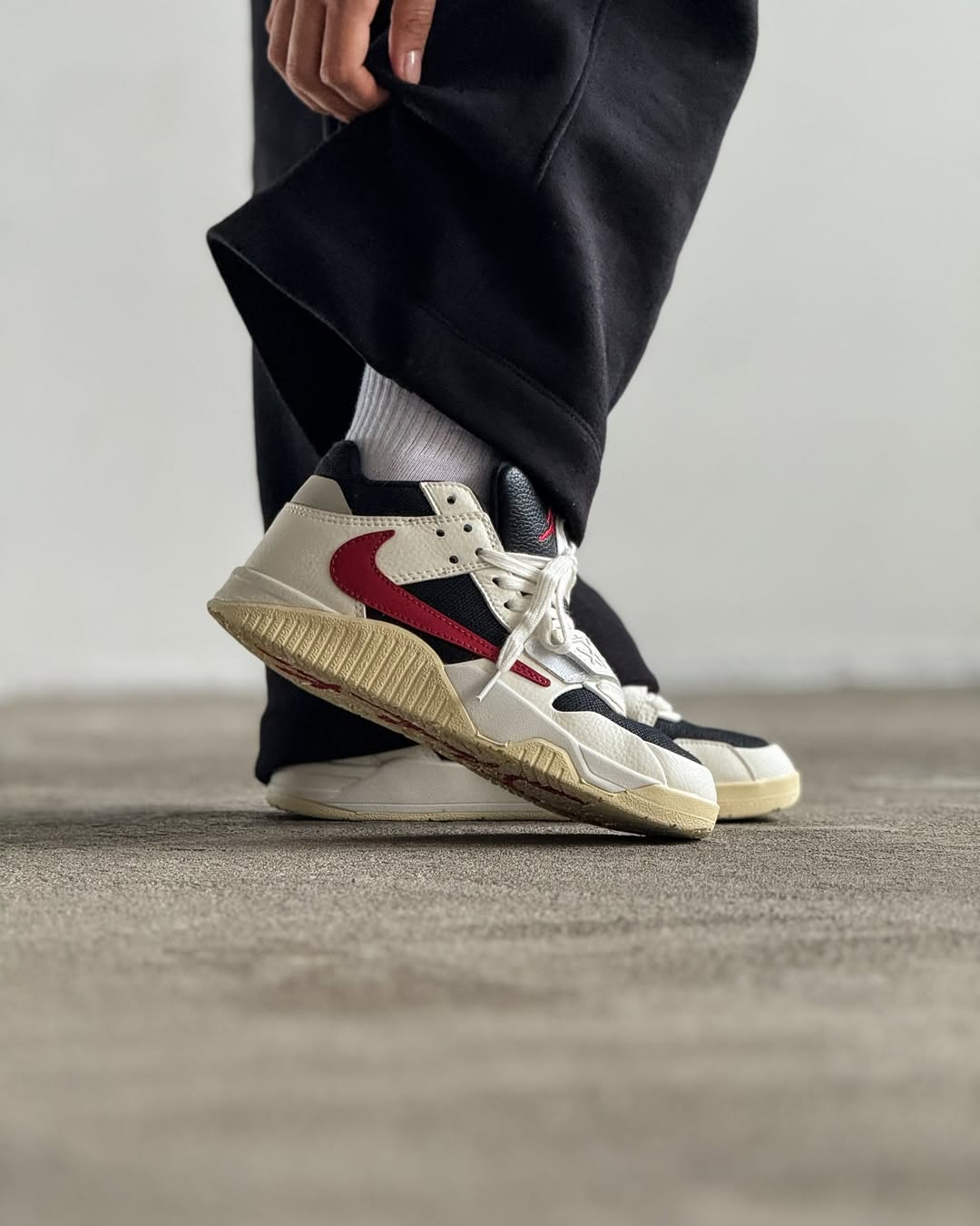 Nike Jordan Jumpman Jack x Travis Scott "University Red"