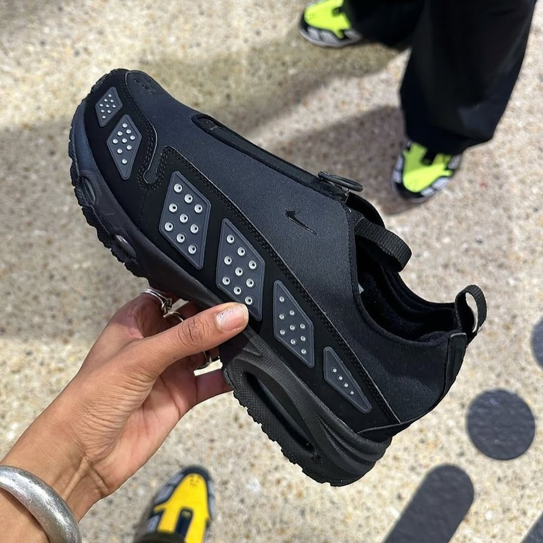 Gore-Tex x Nike Air Max Sndr "Black"