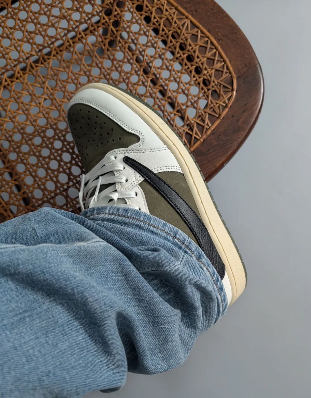 Nike Air Jordan Retro1 Low X Travis Scott Sp "Medium Olive"