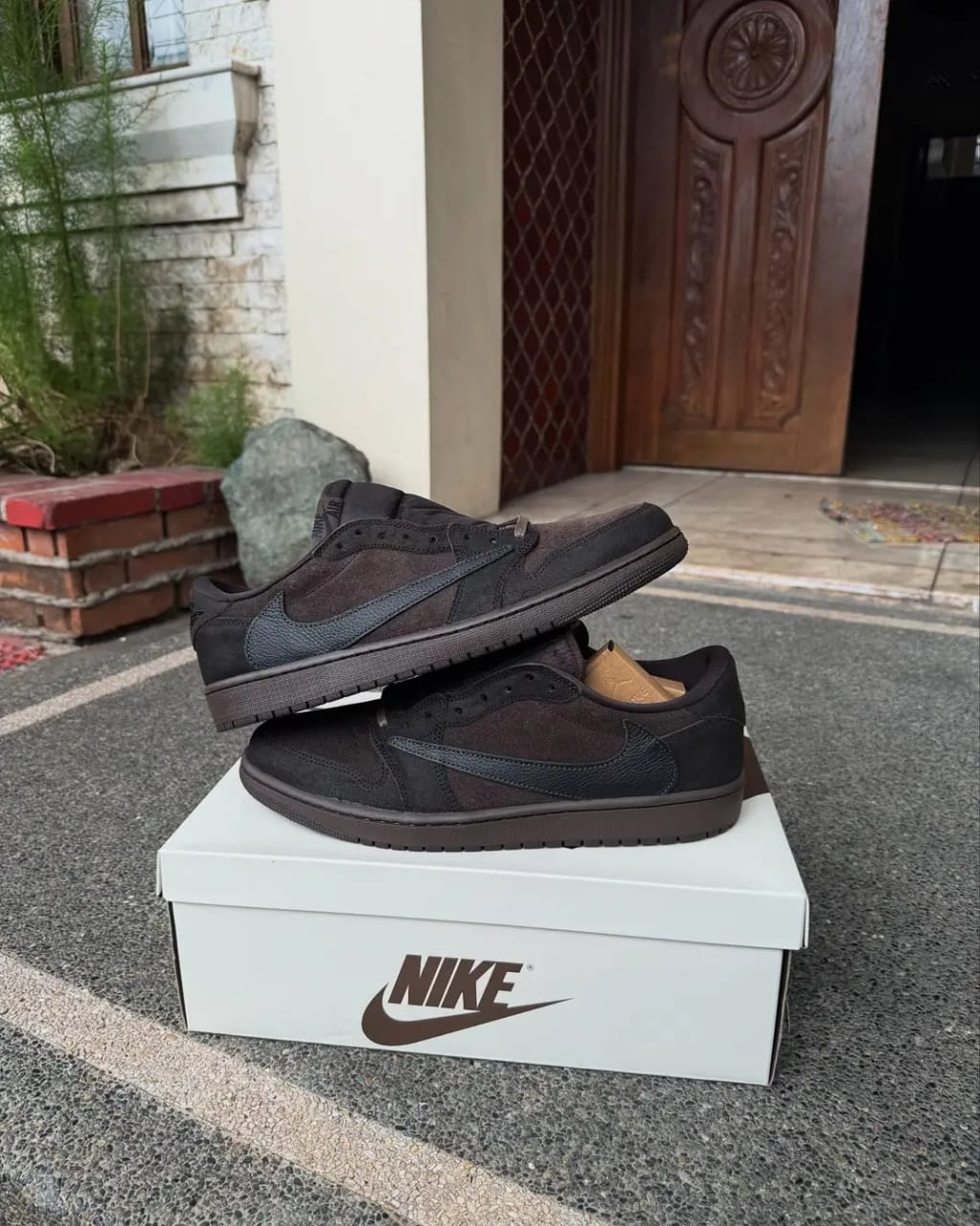 Nike Air Jordan Retro1 Low X Travis Scott "Velvet Brown"
