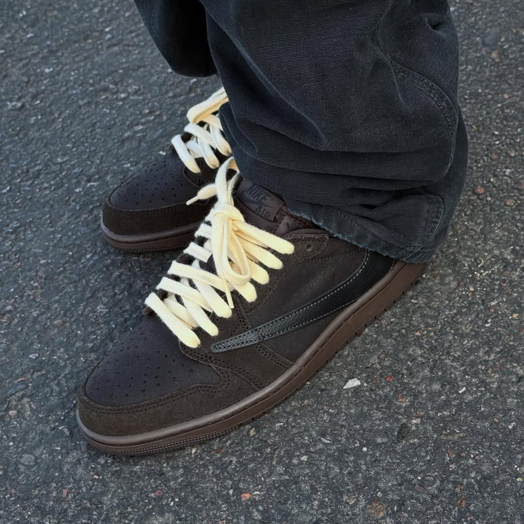 Nike Air Jordan Retro1 Low X Travis Scott "Velvet Brown"