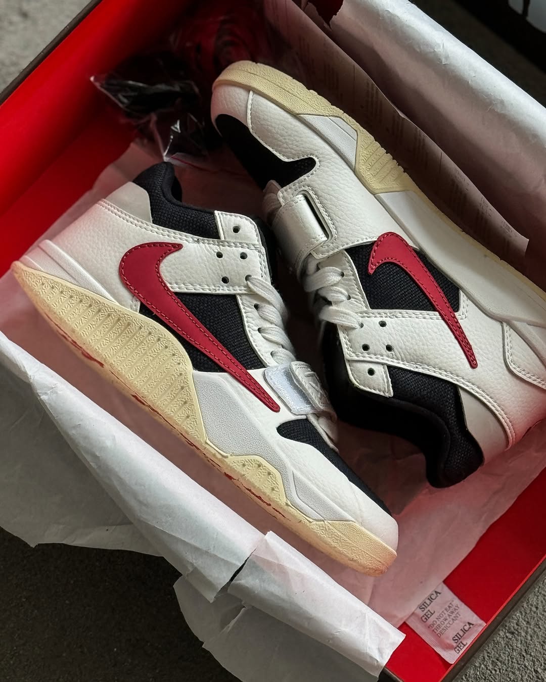Nike Jordan Jumpman Jack X Travis Scott "University Red"