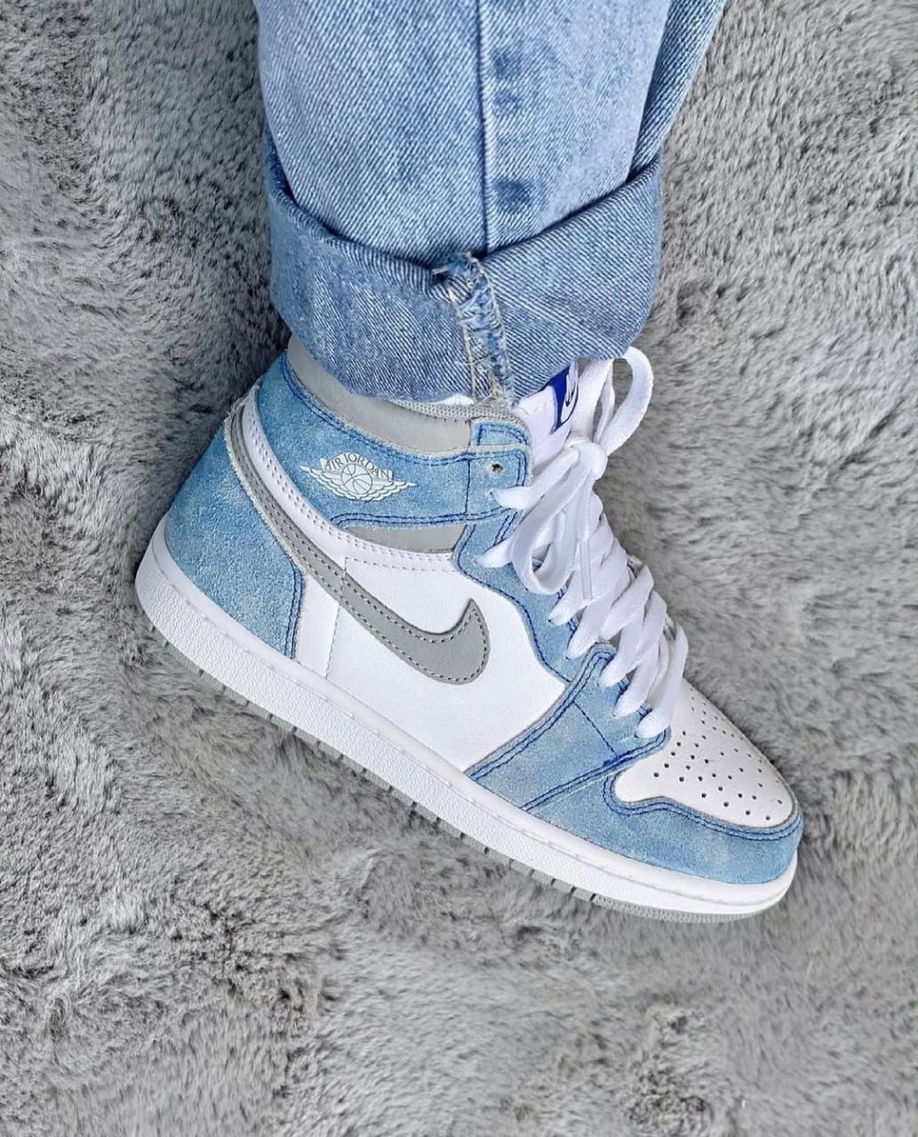 Nike Air Jordan Retro1 "Hyper Royal"