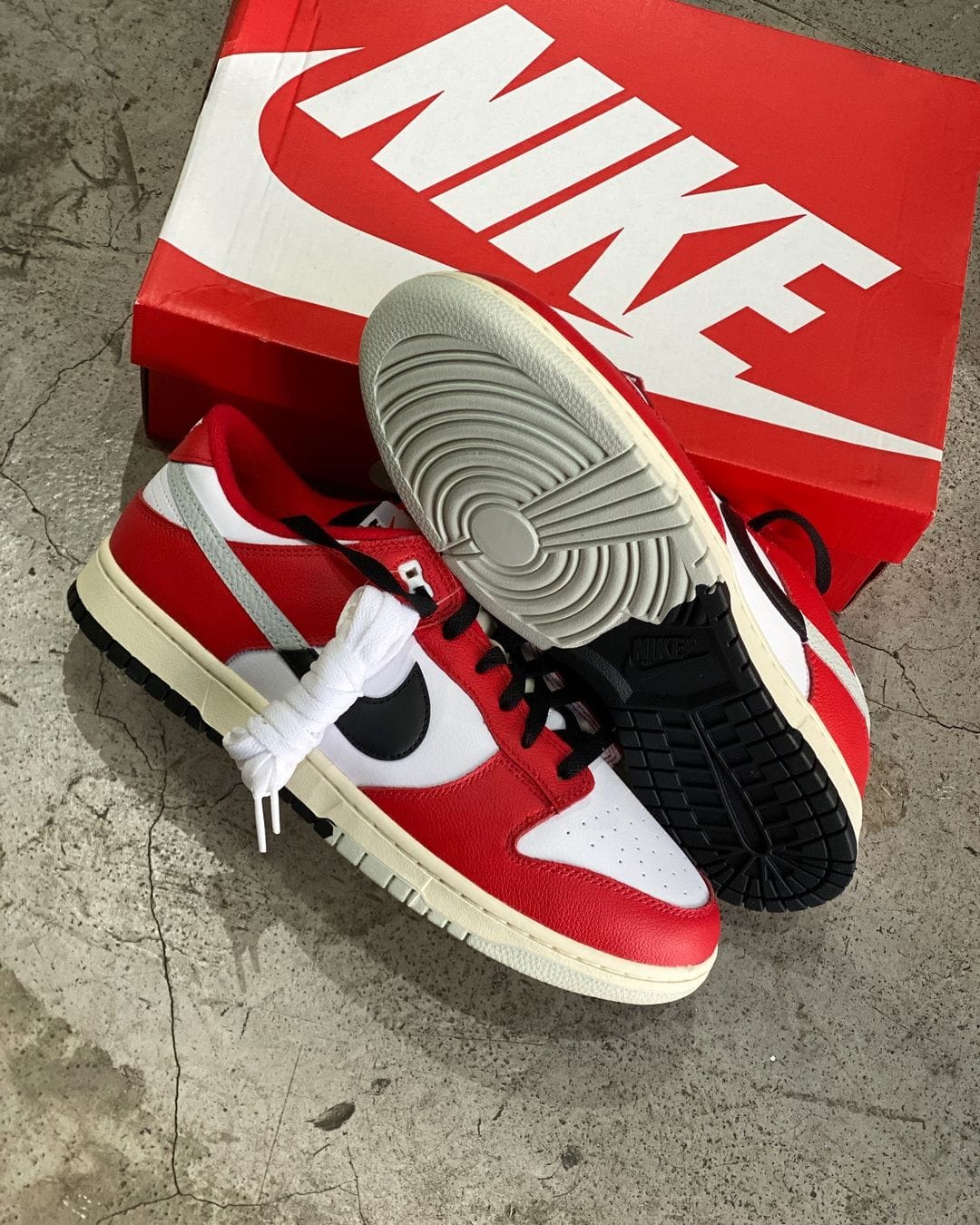 Nike Sb Dunk Low "Chicago Split"