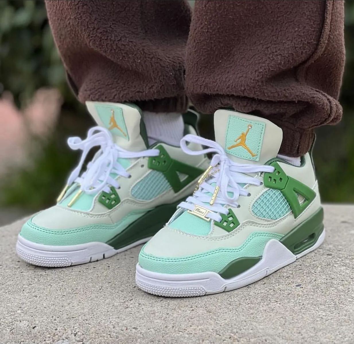 Nike Aj4 Retro "First Class"