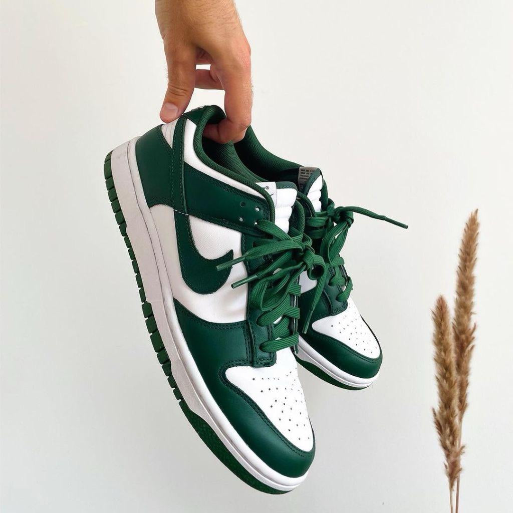Nike SB Dunk Low "Varsity Green"