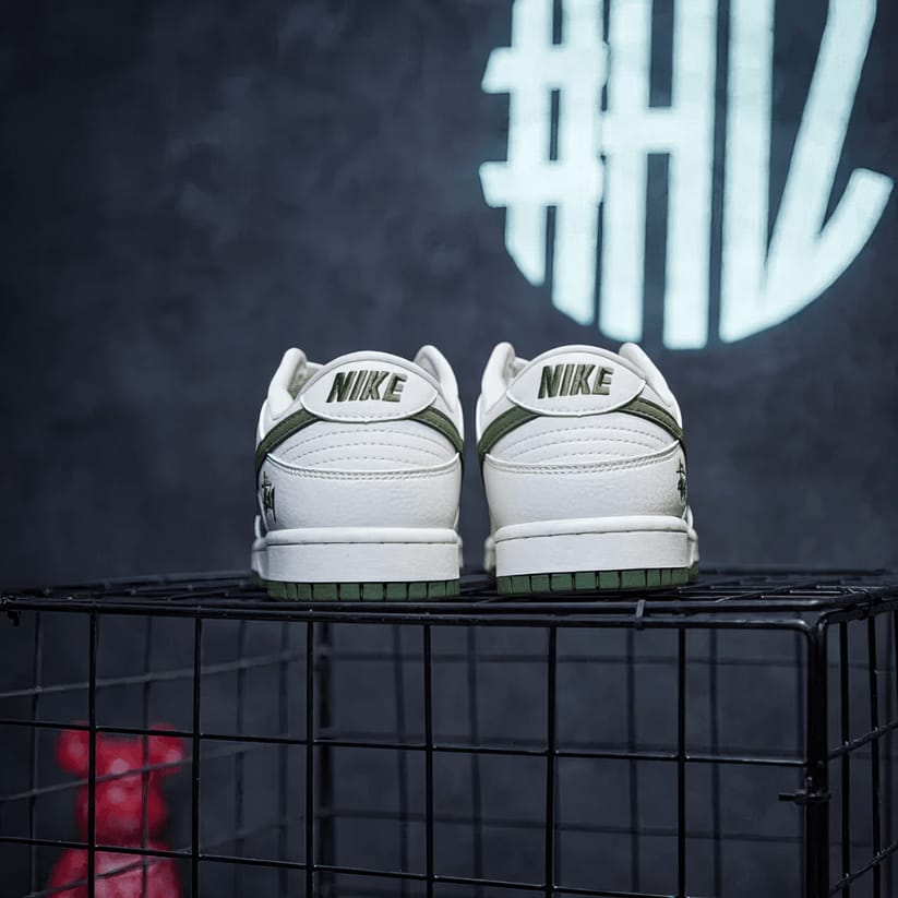 Nike SB Dunk Low Pro "White/Black"