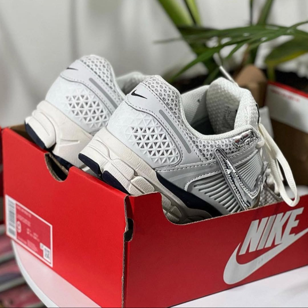Nike Zoom Vomero 5 "Metallic Silver"