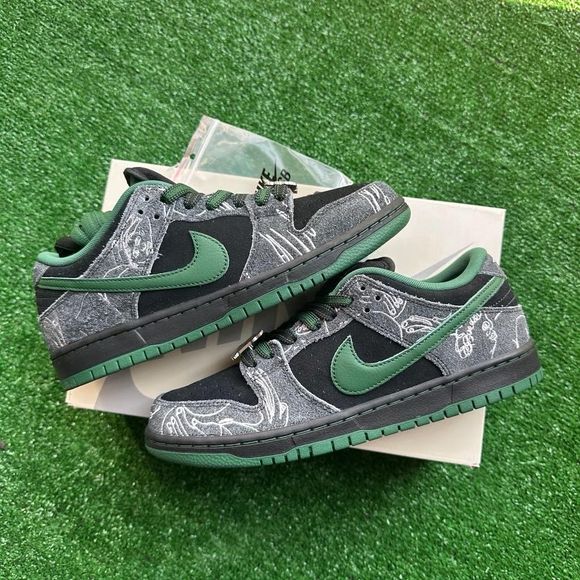 There Skateboard X Nike Sb Dunk Low "Ultra Humanized