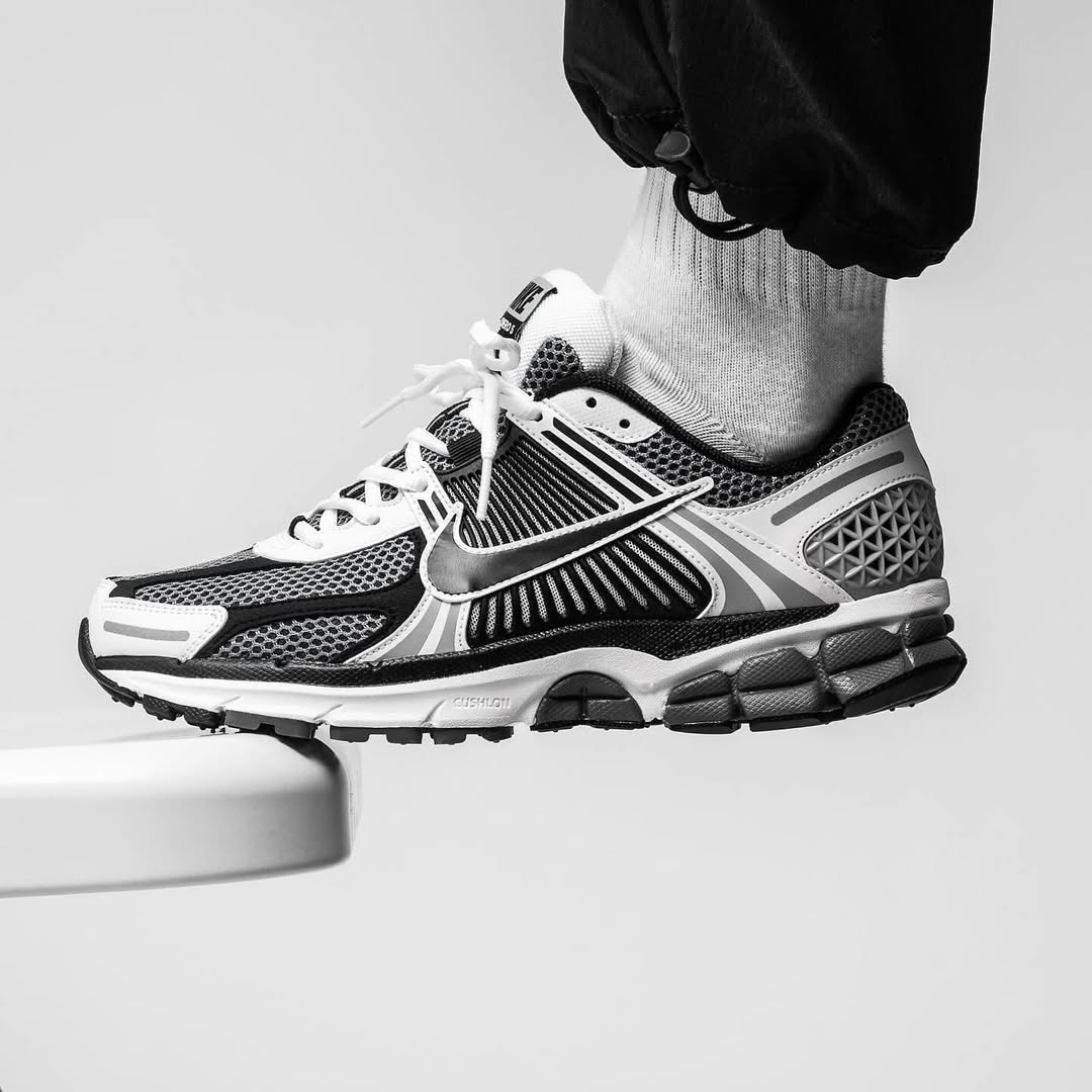 Nike Zoom Vomero 5 "Grey Black White"