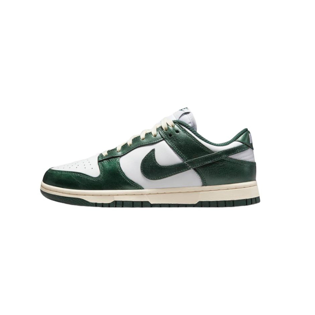 Nike SB Dunk Low "Varsity Green"